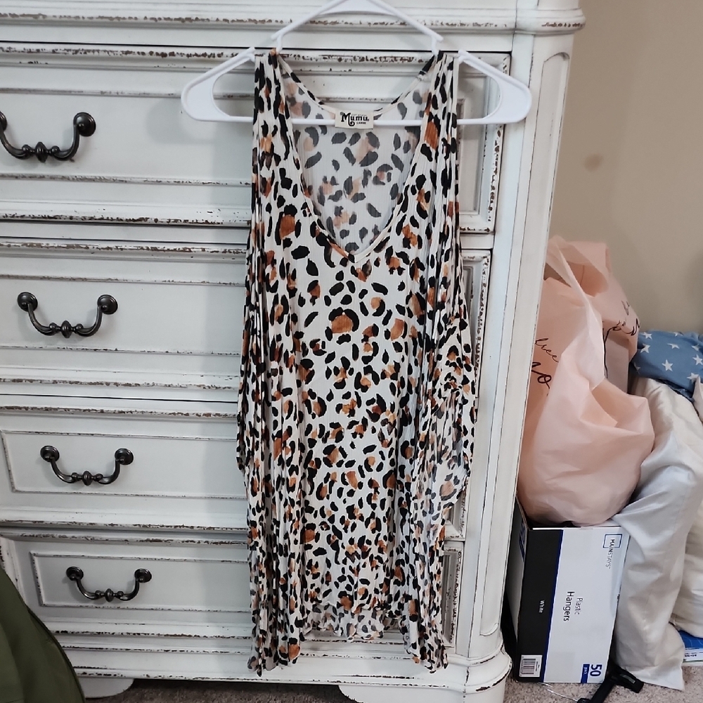 Leopard Print Sleeveless Top